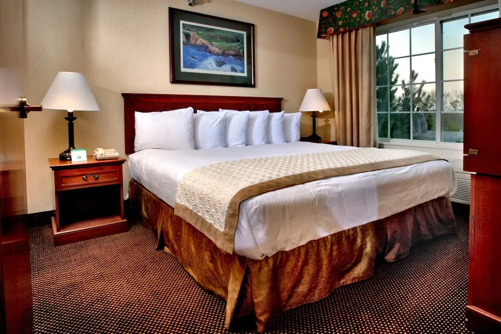 The Lotus Suites at Midlane-Gurnee/Waukegan
