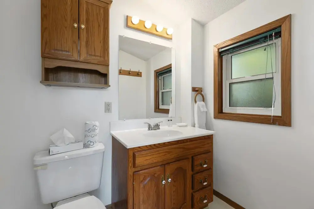 Pelican Lakes Motel