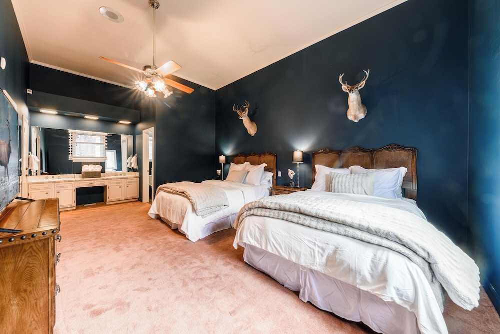 Mountain River Chalet
