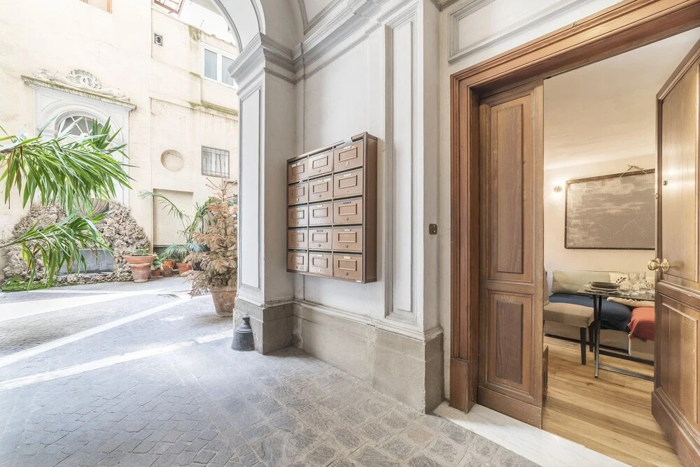 Rione Monti Studio Apt with private garden