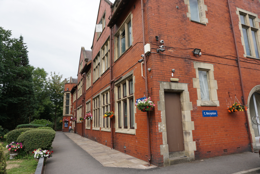 Broadfield Park Hotel by Belvilla