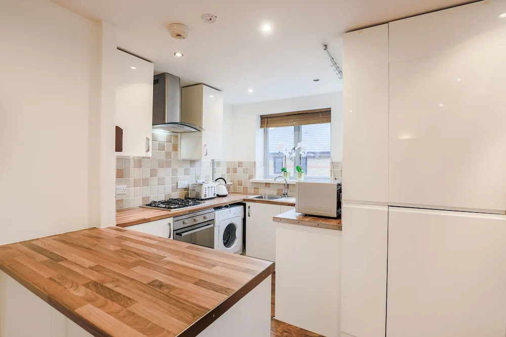 New Cross Apartment by Emerald