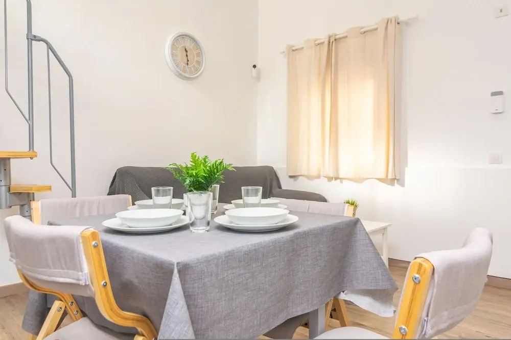 Centric in Palma With 3 Bedrooms and 1 Bathrooms