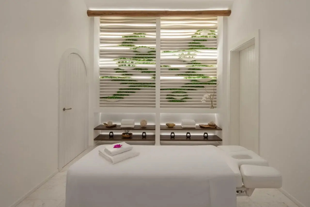 Anantara Retreat Santorini Abu Dhabi