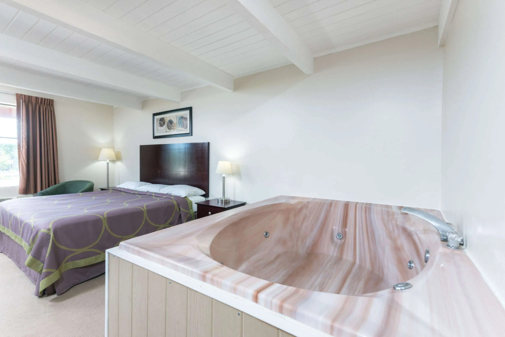 Super 8 by Wyndham Beaver Falls