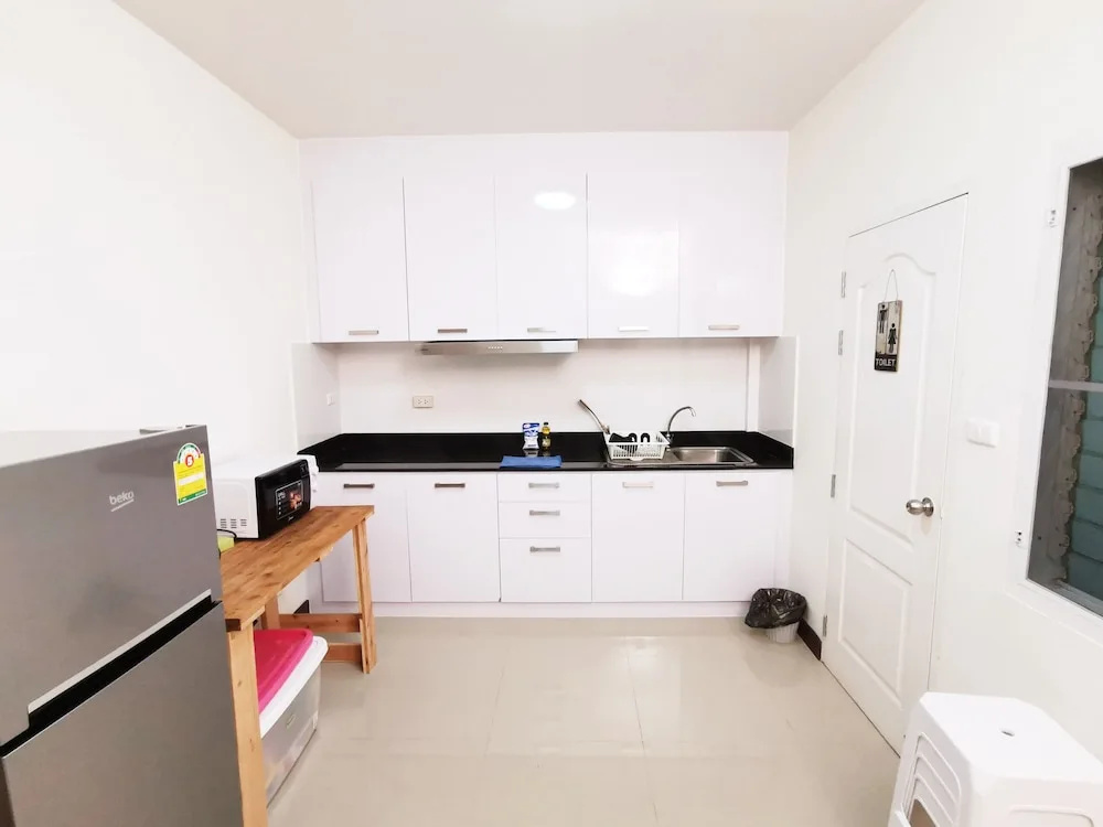 1314c Home at Sat. Night Market Near Airport and Old City / Free Pick up