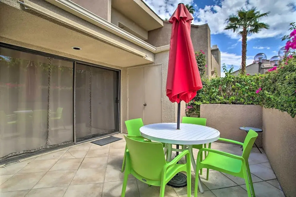 Palm Springs Retreat w/ Pool Access, Near Downtown