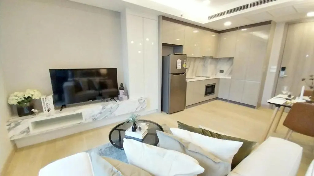 Luxury Apartment Queen Sirikit Asok Termianl 21