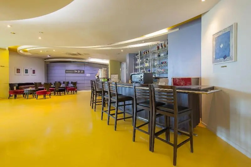 Pinebeach Hotel