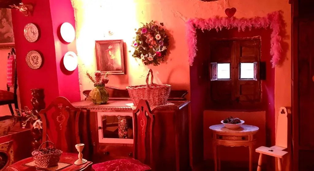 Room in Lodge - Romantic Christmas in a beautiful rural house ideal for a romantic getaway