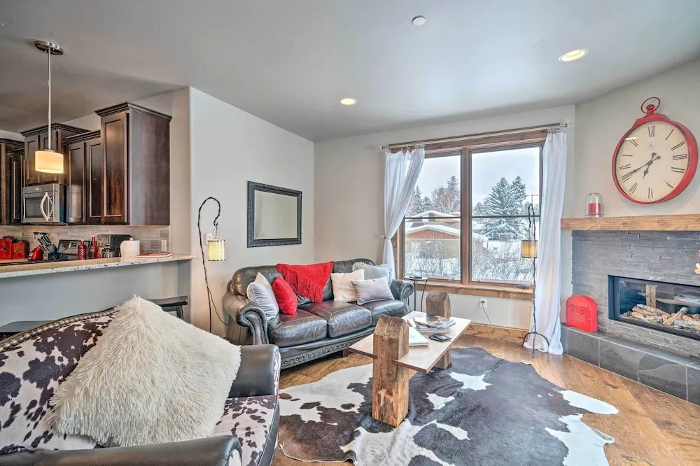 Main St Bozeman Condo - Walk to Parks & Eateries!