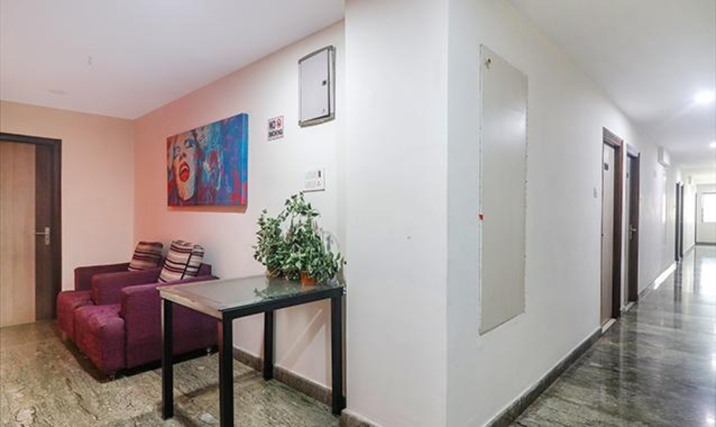 FabHotel Pride Inn Financia - Near DLF Cyber City Gachibowli