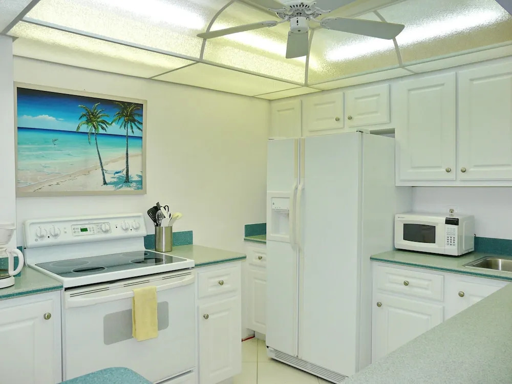 South Seas Tower 4-1708
