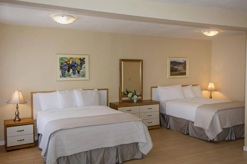 Crown Resort Motel