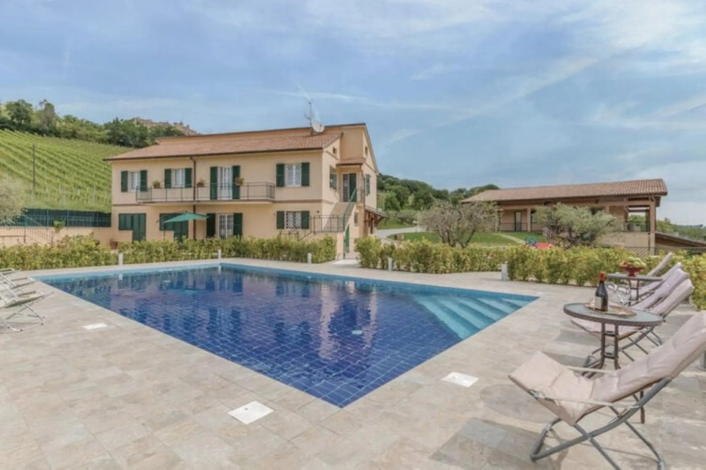 Beautiful holiday home in Montedinove with shared pool
