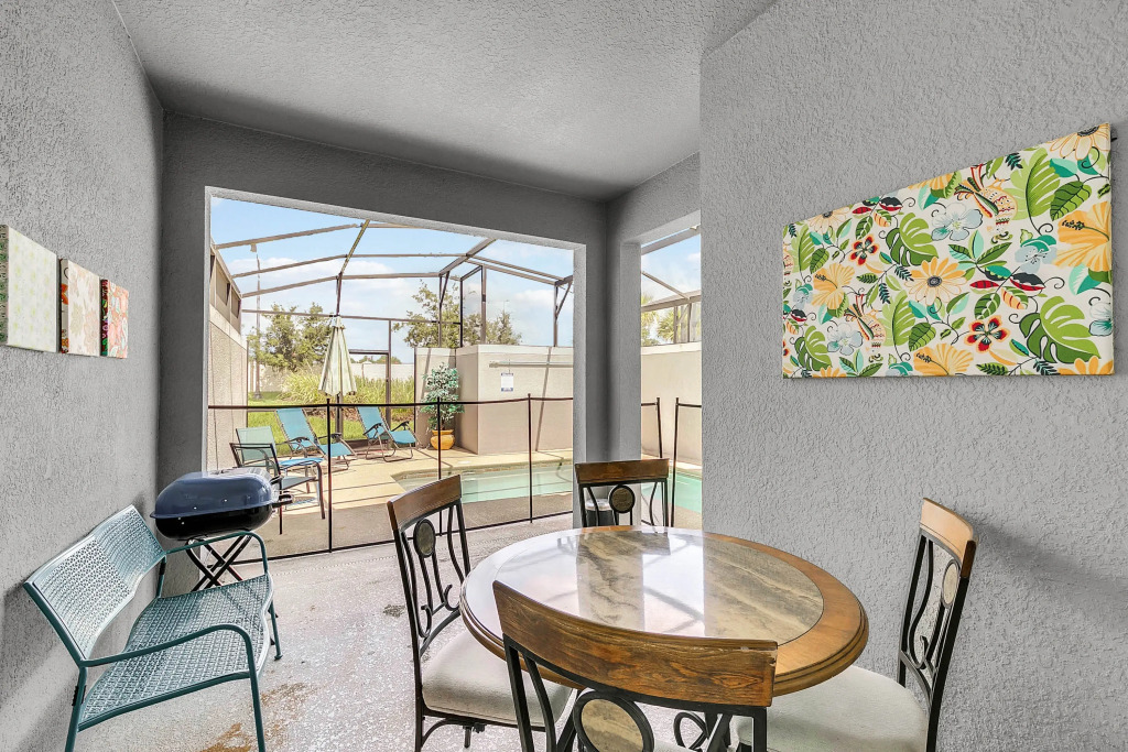 4 Bd 3 Ba Storey Lake 3150 Pp