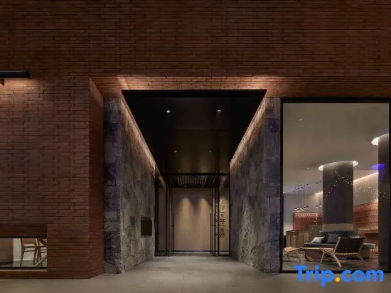 Weilu Hotel (Zhengzhou Jinshui Road Yanzhuang Metro Station Branch)