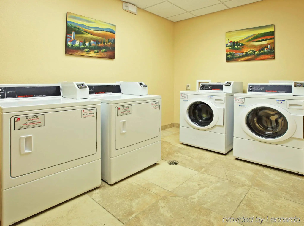 Holiday Inn Express Hotel & Suites Marshall by IHG
