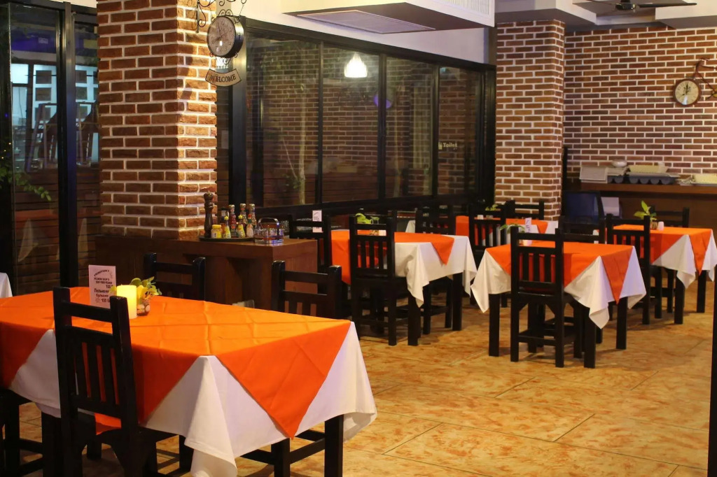 Easy Planet Phuket Patong