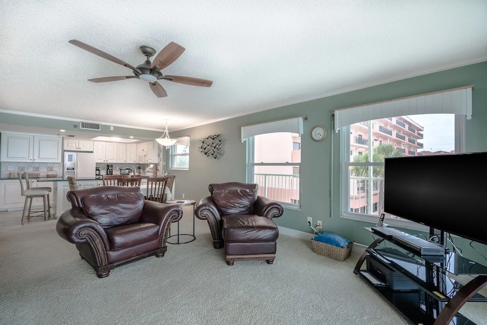 Pointe Condo #201 by Vtrips