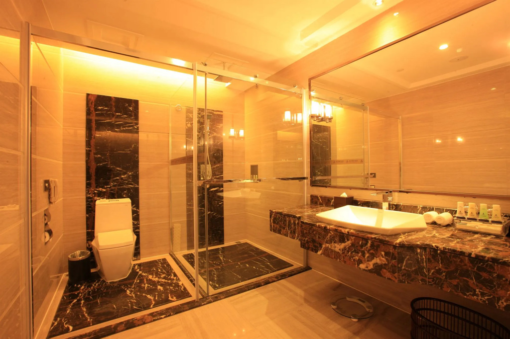 Avant-Garde Hotel