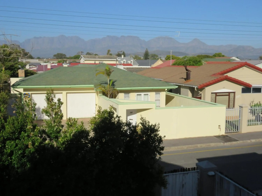 Winelands beach cottage