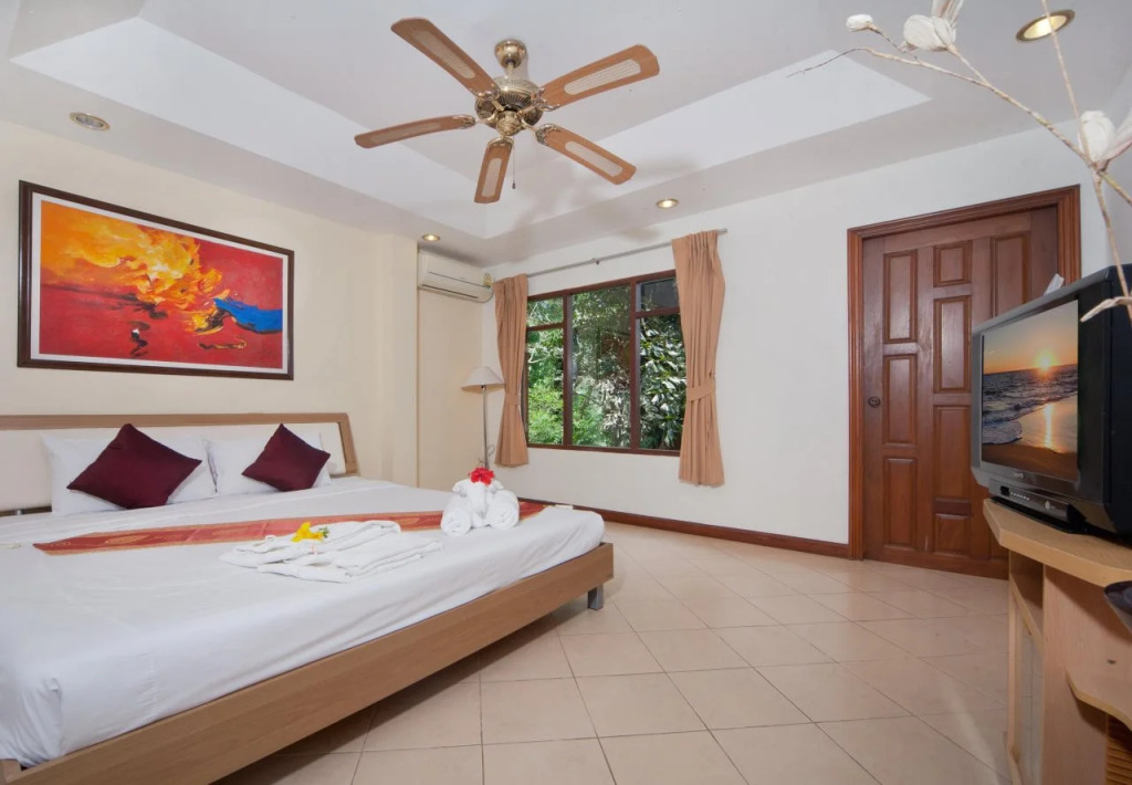 Phuket Villas at Patong Hill Estate