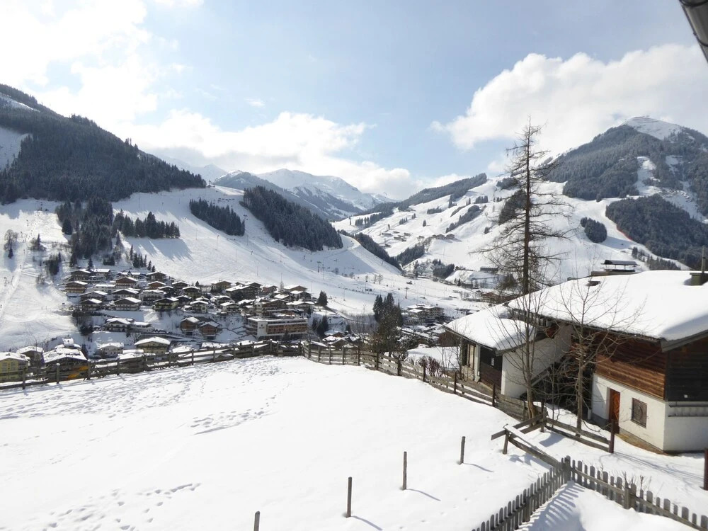 Fantastic Apartment in Saalbach Hinterglemm near Ski Area
