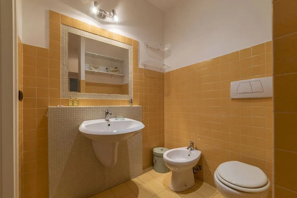 Colosseo Modern Apartment
