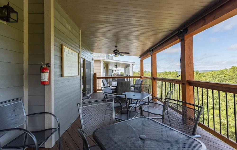 Ozarks Peak - Sleeps 25 7 Bedroom Home by Redawning