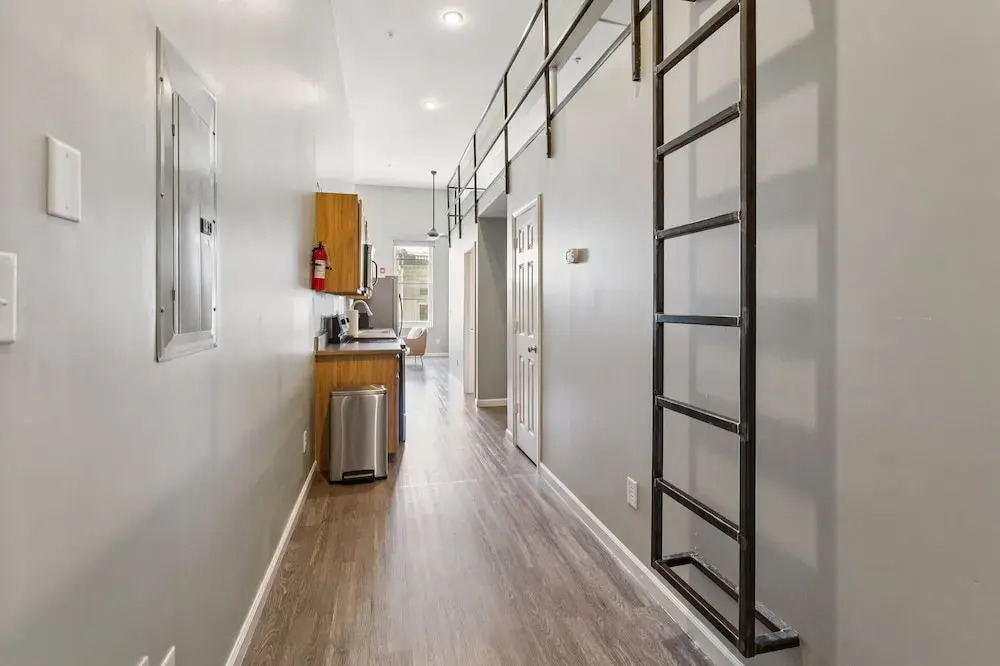 Rustic-industrial Loft With Courthouse Views 3 Bedroom Apts