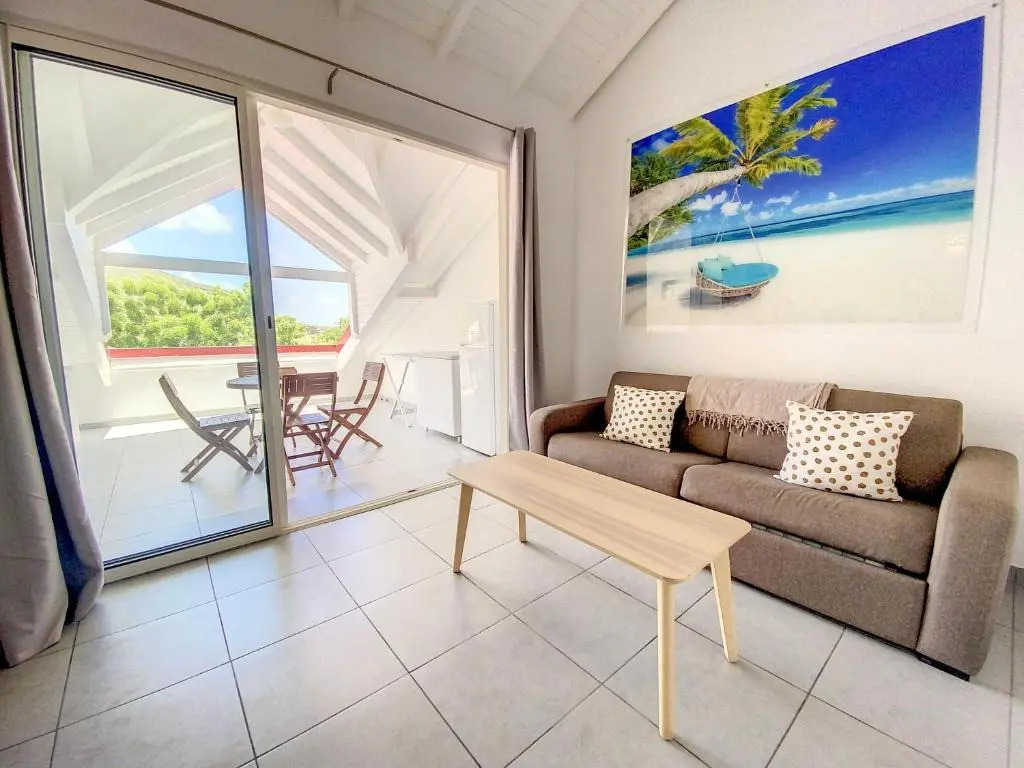 beautiful suite s8, pool, sea view, pinel Island