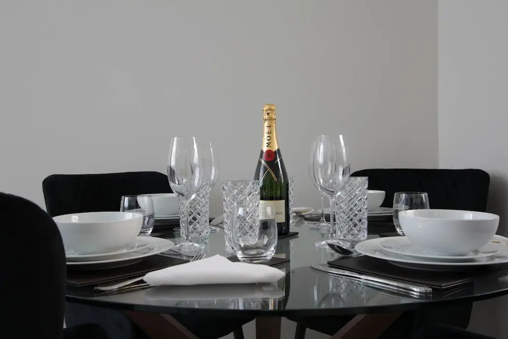Avari Apartments - Hatton Collection