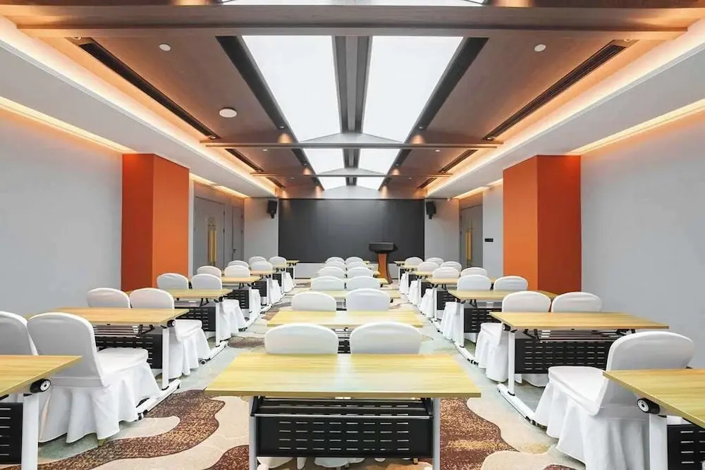 Howard Johnson by Wyndham Life Kunming Guandu Hotel