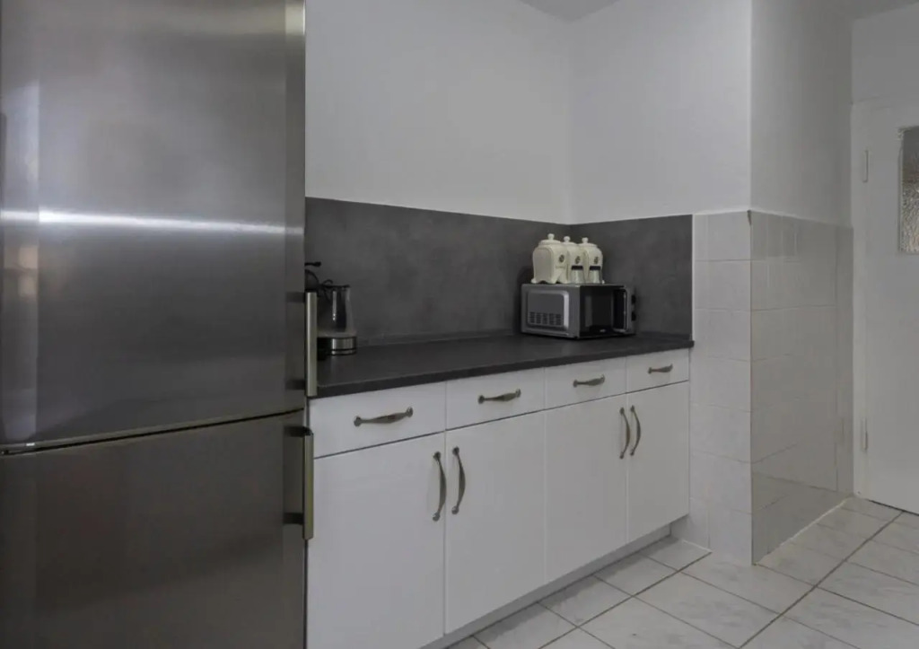 Apart 3 Zimmerwohnung - Nah An Messe & Kliniken!