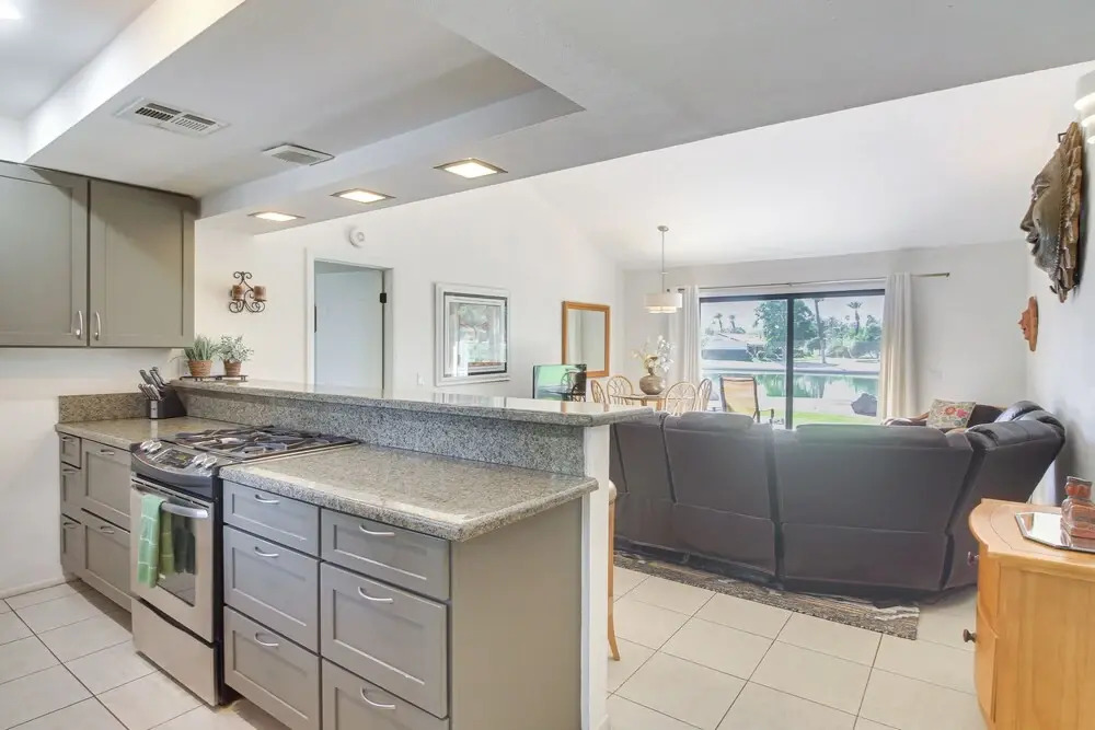 Pet-friendly Palm Desert Gem on Golf Course!