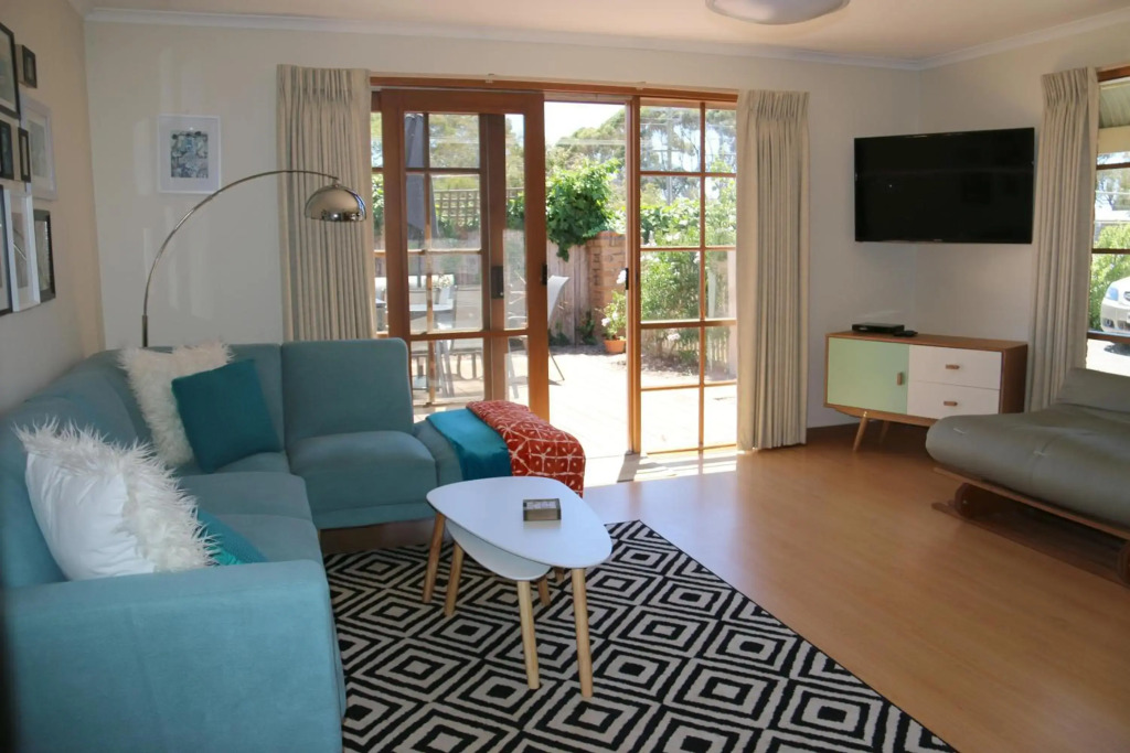 Stylish 2 Bedroom Unit