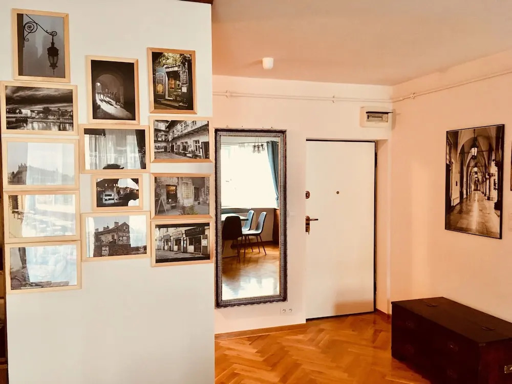 Cracow Moods at Batorego 19
