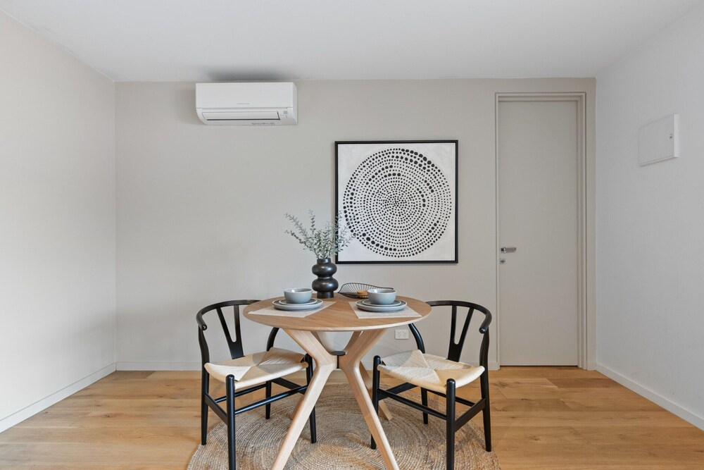 Lovely 1-bed With Balcony in St Kilda's Heart