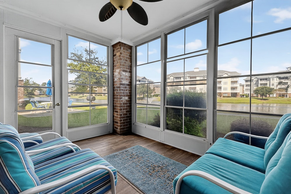 Magnolia Pointe Luster Leaf 4891-101