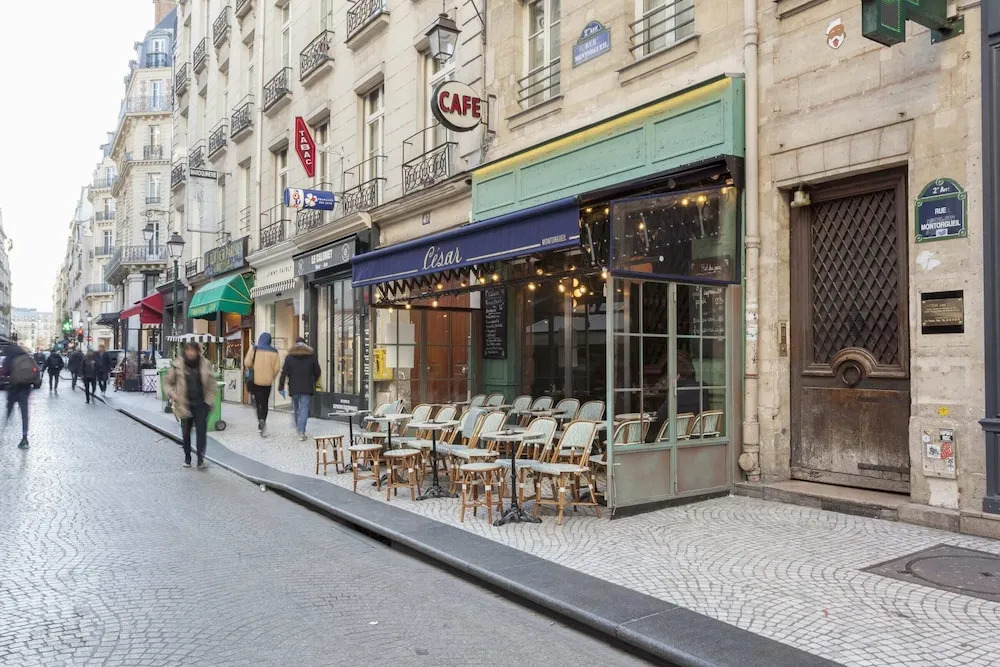 Super Cozy Home for up to 4 Guests in Les Halles