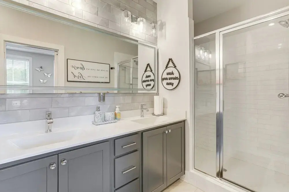 5 Mi to Intl Soccer Play: ATL Townhome w/ Balcony