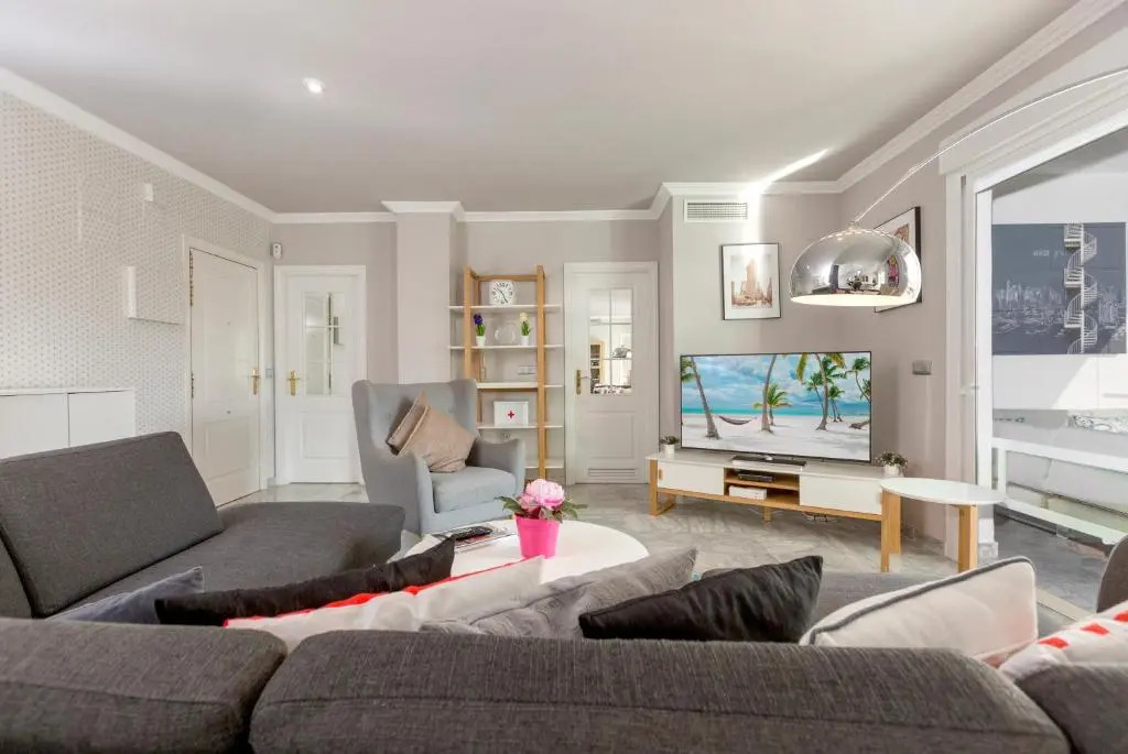 4 Bedroom apartment in Puerto Banus 150 meters from the beach