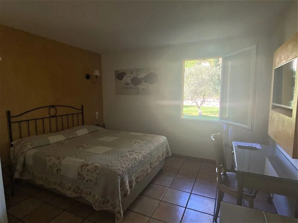 Les Sables dOcre & SPA