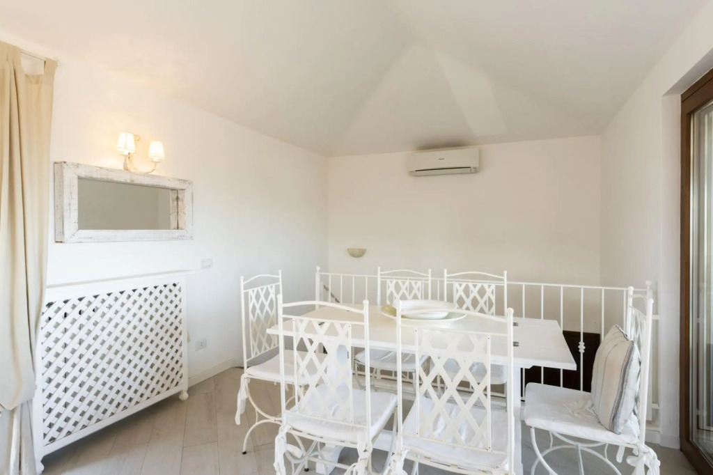Villetta has two levels with beautiful sea view and located in front of a small park for children an-VILLA GINEPRO