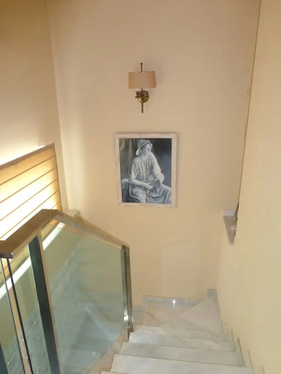 Beautiful 2 Bedroom Penthouse