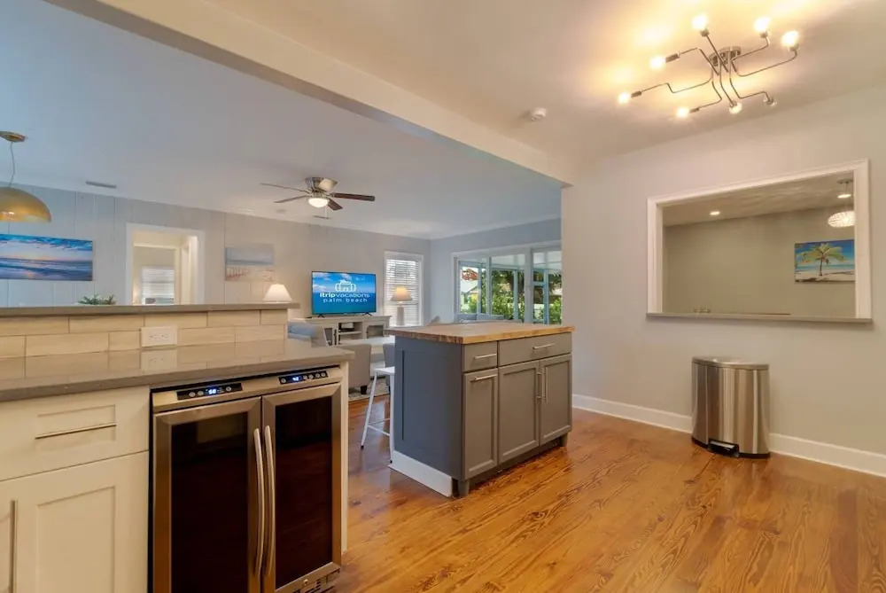 Northwood Harbor Home 3 Bed/ 3 Baths, Beach, Shops & Restaurants