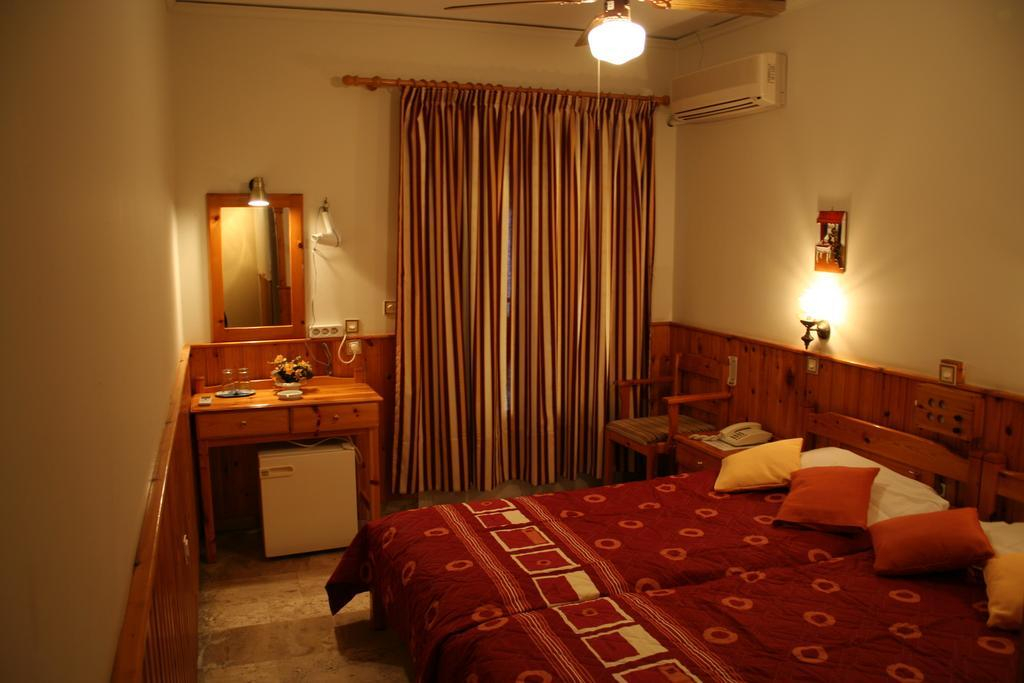 Отель Samaina