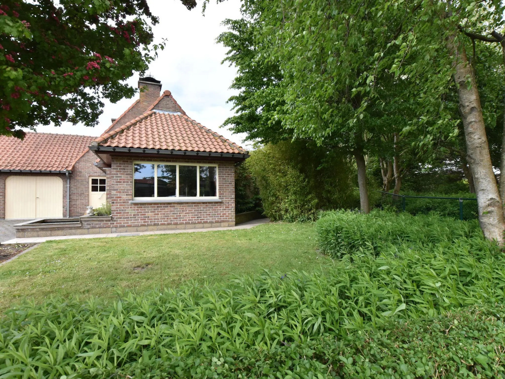 Family Home Close to the Beach