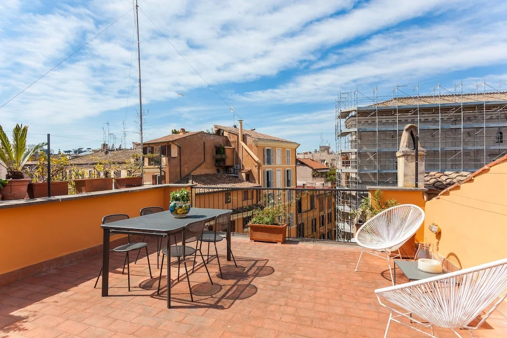 Rome as you feel - Baullari with terrace